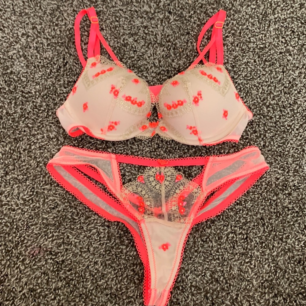 Victoria’s Secret Set